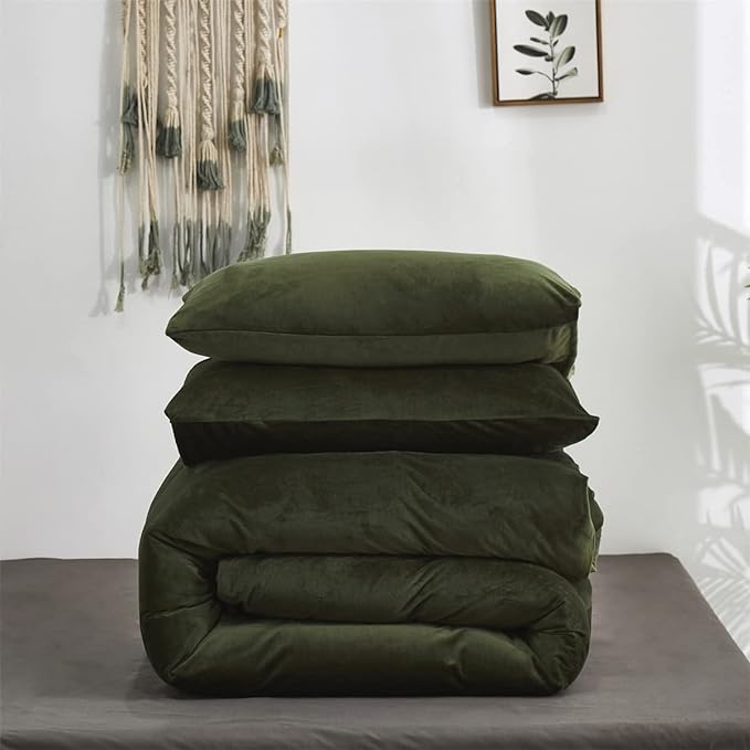 Wellboo Army Green Velvet Comforter Sets California King Solid Olive Green Fluffy Bedding Comforters Cal King Dark Green Flannel Quilt Plain Military Green Fuzzy Bedding Hunter Green Plush Blankets