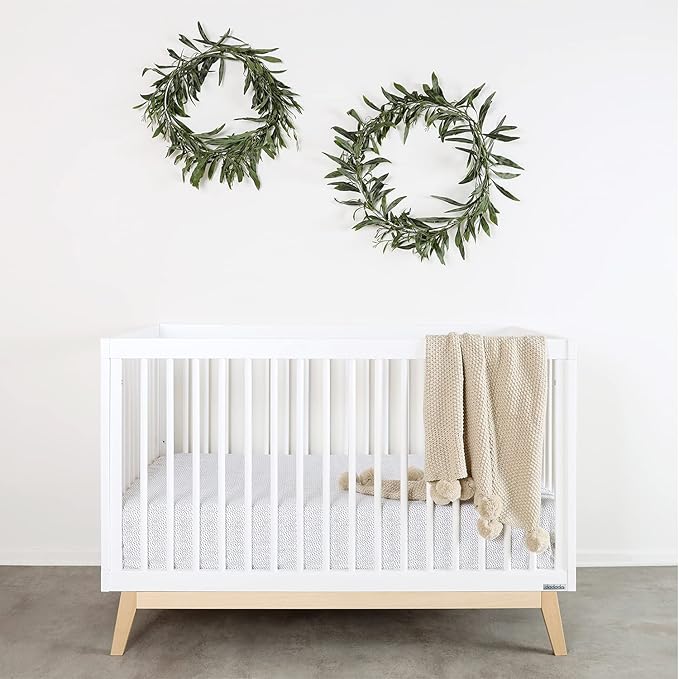 dadada Baby Soho 3-in-1 Convertible Crib – Made in Italy, GREENGUARD Gold, Adjustable Mattress Height, Solid Beechwood – Baby-Safe Finish, Modern Design 53.15 x 29.95 x 36.7 in (White + Natural)