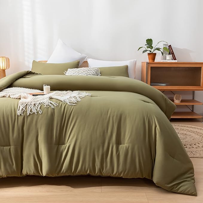 Olive Green Queen Comforter Set 3PCS Farmhouse Bed Comforter Set Queen Size Soft Lightweight Down Alternative Microfiber Comforter for All Season (1 Comforter, 2 Pillowcases)