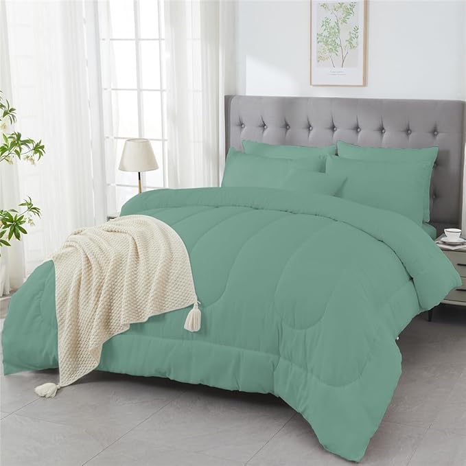 3 Piece Solid Color All Season Bedding Comforter Set Microfiber Soft Lightweight Bedding Set for Kids Teens Adults Room Decor with 1 Comforter and 2 Pillowcases Twin
