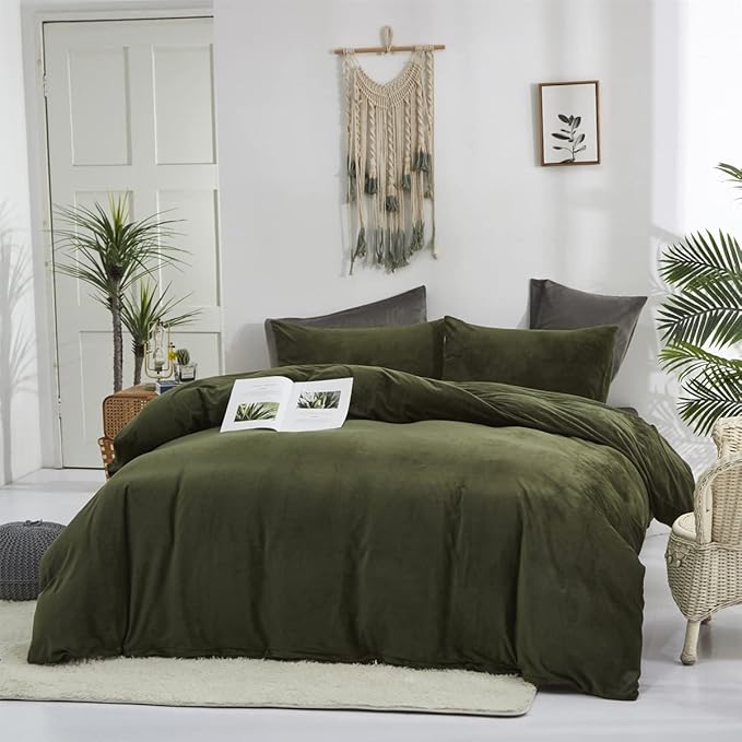 Wellboo Army Green Velvet Comforters King Solid Dark Green Fluffy Bedding Comforters Women Men Plain Fluffy Olive Green Soft Quilts Cozy Blackish Green Flannel Blankets Puffy Military Hunter Green Bed