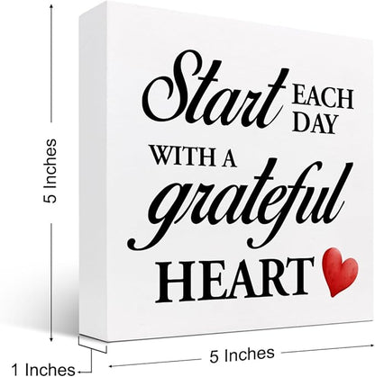 Start Each Day with a Grateful Heart Wood Block Sign Desk Decor,Grateful Table Sign Wooden Box Plaque Sign Desk Decor for Home College Office Shelf Table Decor Decorations