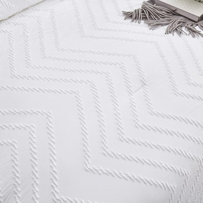 Wellboo White Tufted Jacquard Boho Comforter Set King Size White Bedding Set Shabby Chic All Season Bed Quilt Women Men White Farmhouse Embroidery Blanket Soft Adult Broken Line Wave Geometry Bed