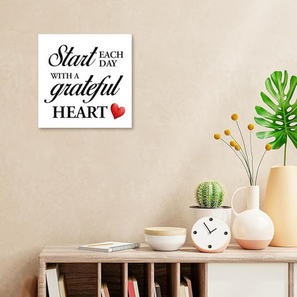 Start Each Day with a Grateful Heart Wood Block Sign Desk Decor,Grateful Table Sign Wooden Box Plaque Sign Desk Decor for Home College Office Shelf Table Decor Decorations