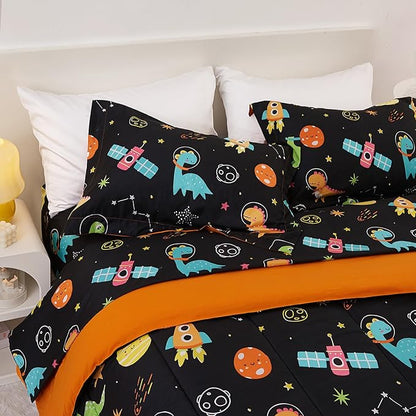 Space Dinosaur Kids Comforter Set for Boys Twin, Cute Reversible Quilted Black Printed Bedding Set with Pillow Sham, Lightweight Soft Breathable Machine Washable Bed Set 2 Piece