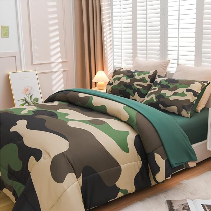 Meeting Story Camouflage Bedding Set, Green Camouflage Comforter Set, 5 PCS One Comforter and Two Pillowases, All Season Soft Bedspread for Boys Teens Adults (Green, Twin 5Pcs)
