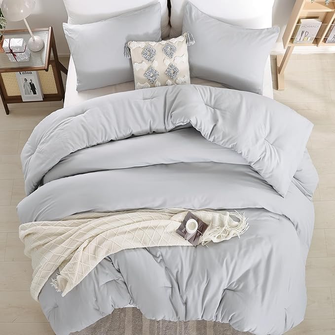 Grey Comforter Queen Size 3PCS Light Grey Comforter with 2 Pillowcases - Ligtweight Soft Solid All Season Queen Comforter Bed Set - Boho Aesthetic Bedding Set for Men and Women