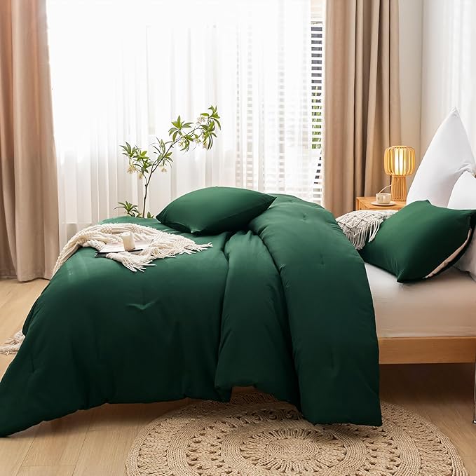 King Comforter Set Emerald Soft Microfiber Comforters Set for Women and Men Lightweight Down Alternative Comforter for All Season (1 Comforter, 2 Pillowcases)