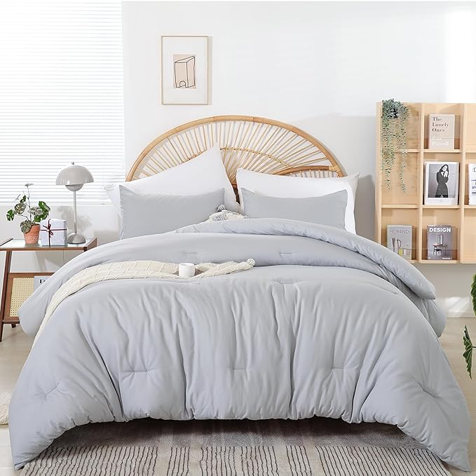 Grey Comforter Queen Size 3PCS Light Grey Comforter with 2 Pillowcases - Ligtweight Soft Solid All Season Queen Comforter Bed Set - Boho Aesthetic Bedding Set for Men and Women