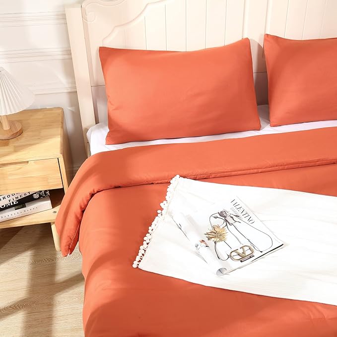 Terracotta Comforter for Queen Size Bed, Full Aesthetic Modern Burnt Orange Bedding Set for Women, Cute Soft & Lightweight Chic Microfiber Bed Sets, 3 pcs-1 Comforter & 2 Pillowcases (90“x90”)