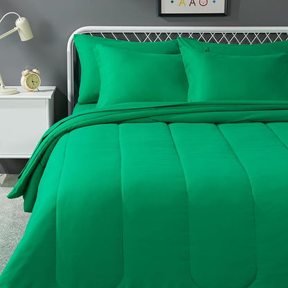 Amazon Basics 7 Piece Microfiber Kid's Bed-in-a-Bag Bedding Set, Full/Queen, Green, Solid