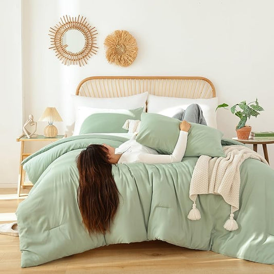 ROSGONIA Full Size Comforter Sets for Girls Boys Teens Sage Green, 3pcs(1 Comforter & 2 Pillowcases), Soft Kids Comforter Sets All Season Dorm Bedding