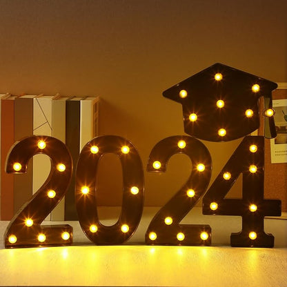 VIHOSE Graduation Bachelor Cap Lights Sign Table Decoration Light up Decoration Battery Powered Graduation Hat for Home Bar Party Bedroom Tabletop Decoration Graduation Gift