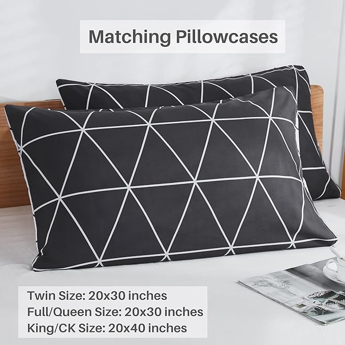 Black & White Comforter Bed in a Bag King for Kids Adults, 3Pcs Reversible Geometric Bedding Set with 2 Pillow Shams for All Seasons (King,104x90inches)