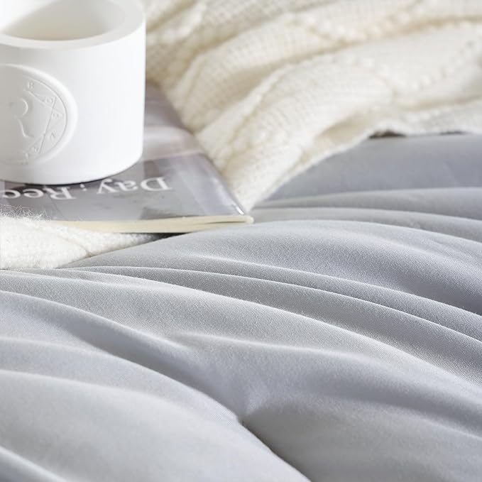 Light Grey Comforter Set King Size - 3 Pieces Lightweight Grey Solid Bedding Set - All Season Fluffy Microfiber Bed Set (1 Comforter, 2 Pillowcases)