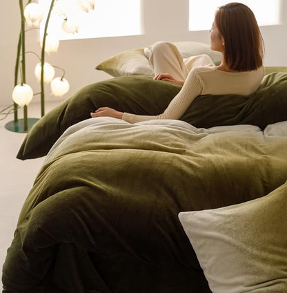 Green White Comforter Set Velvet Queen Gradient Olive Green Bedding Comforter Women Plain White and Army Green Gradient Soft Quilt Flannel Dark Green Comforter Warm Queen Bed Comforter