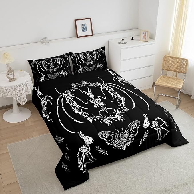 Skull Comforter Set Bat Skeleton Comforter Boho Moth Gothic Skull Bedding Set for Kids Boys Girls Adults Halloween Themed Duvet Set Ultra Soft Horror Room Decor Full Size Quilt Set