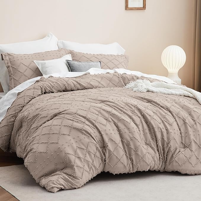 Bedsure Full Size Comforter Set - Taupe Comforter, Boho Tufted Shabby Chic Bedding Comforter Set, 3 Pieces Vintage Farmhouse Bed Set for All Seasons, Fluffy Soft Bedding Set with 2 Pillow Shams