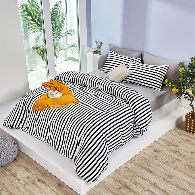 White and Black Striped Comforter Set Full/Queen Soft Durable Striated Bedding Set Ticking Quilts for Girls Boys Hotel Quality
