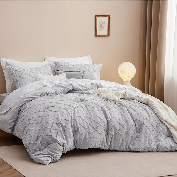 Bedsure King Size Comforter Set - Light Grey Comforter, Boho Tufted Shabby Chic Bedding Comforter Set, 3 Pieces Farmhouse Bed Set for All Seasons, Fluffy Soft Bedding Set with 2 Pillow Shams
