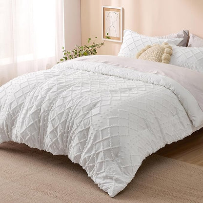 Bedsure Oversized King Comforter - White Comforter Set, Boho Tufted Shabby Chic Bedding Comforter Set, 3 Pieces Farmhouse Bed Set for All Seasons, Fluffy Soft Bedding Set with 2 Pillow Shams