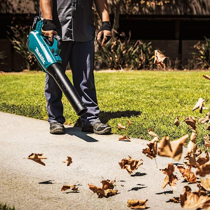 Makita XBU03SM1 18V LXT® Lithium-Ion Brushless Cordless Blower Kit (4.0Ah)