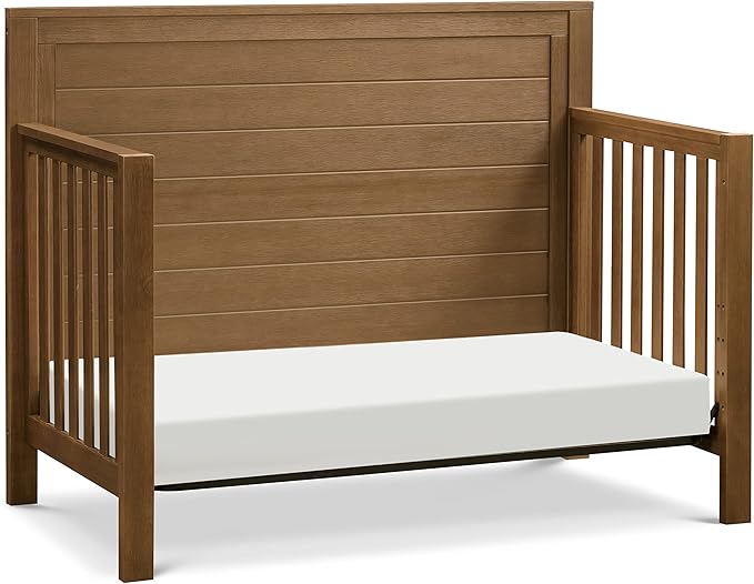 DaVinci Fairway 4-in-1 Convertible Crib in Stablewood, Greenguard Gold Certified