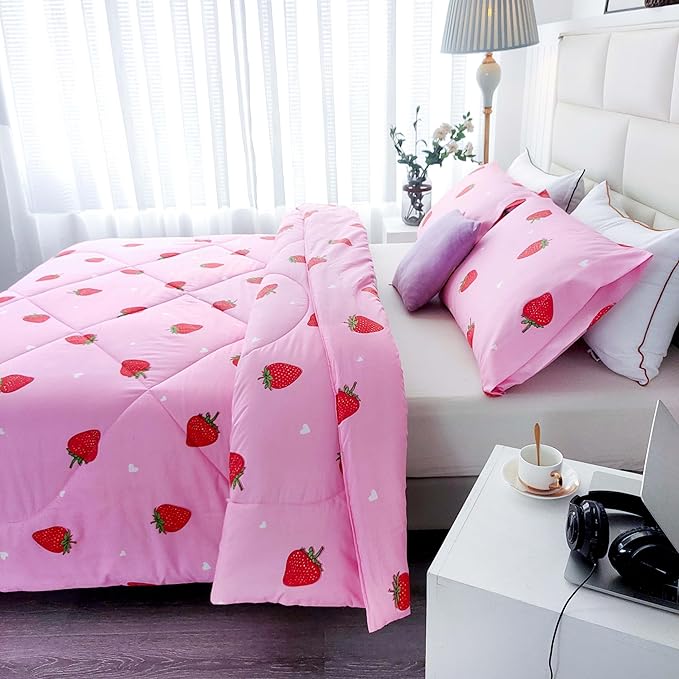 SDY 3PCS Full Size Strawberry Comforter Set, Girls Full Size Comforter Sets, Strawberry Bedroom Decor Cute Comforter Set, Kawaii Bedding Set Pink Comforter for Kids, Children, Teen…