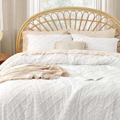 Bedsure Oversized King Comforter - White Comforter Set, Boho Tufted Shabby Chic Bedding Comforter Set, 3 Pieces Farmhouse Bed Set for All Seasons, Fluffy Soft Bedding Set with 2 Pillow Shams