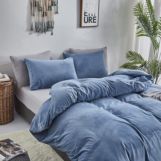 Wellboo Blue Velvet Comforter Sets Full Size Women Men Solid Lake Blue Fluffy Bedding Comforters Modern Minimalist Blue Flannel Cozy Quilts Plain Haze Blue Aesthetic Blanket Ultra Soft Shaggy Bed