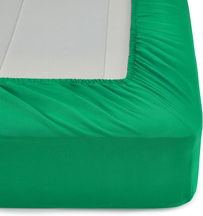 Amazon Basics 5 Piece Microfiber Kid's Bed-in-a-Bag Bedding Set, Twin, Green, Solid
