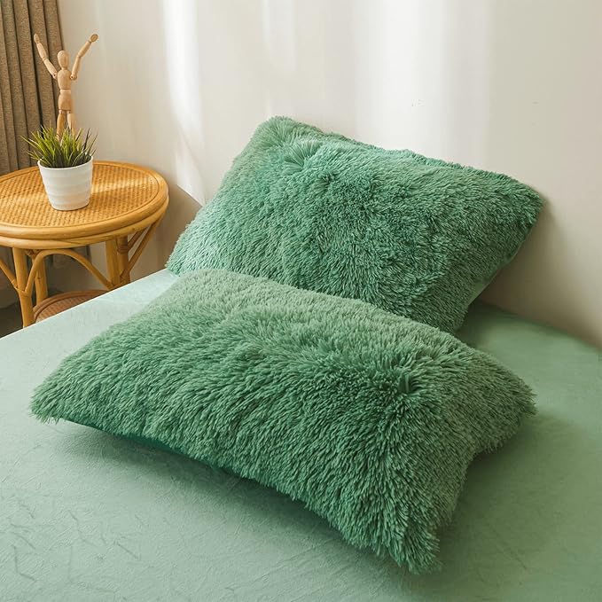 FOPPA Green Plush Comforter Cover Set Queen - Ultra Soft Faux Fur Green Bedding Sets 3 Pieces (1 Fluffy Duvet Cover + 2 Shaggy Pillow case) Fluffy Bed Set (Green, Queen)
