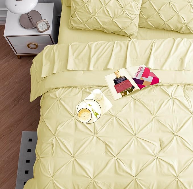 LANE LINEN Queen Comforter Set – 7 Piece Bed in a Bag – Pinch Pleated Queen Size Bedding Set with Comforter, Flat Sheet, Fitted Sheet, 2 Pillowcases & 2 Shams – Soft Pintuck Bed Set – Vanilla