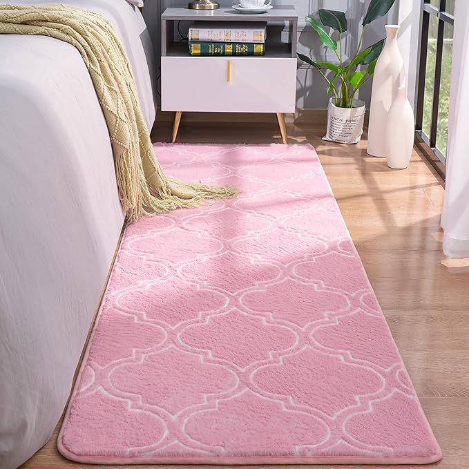 Chicrug Shag Geometric Modern Runner Rug for Bedroom, 2x6 Feet Memory Foam Indoor Hallway Runner Carpet, Fluffy Rug for Living Room Bedside Room Decor for Family, Pink/White