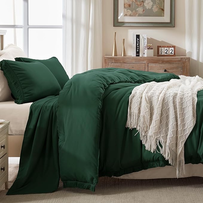 Andency Dark Emerald Green Twin/Twin XL Comforter Set, 2 Pieces Boho Lightweight Forest Tassel Bedding Sets, All Season Soft Bed Set (66x90In Comforter & 1 Pillowcase)