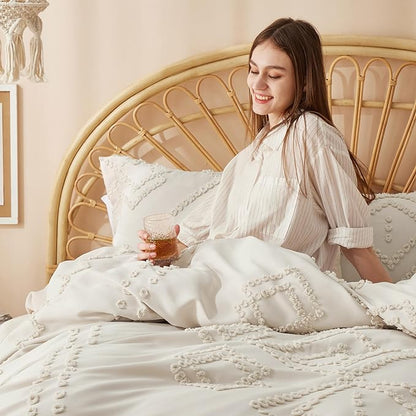 Bedsure Boho Comforter Set Queen - Beige Tufted Bedding Comforter Set, 3 Pieces Farmhouse Shabby Chic Embroidery Bedding Set, Soft Geometric Pattern Comforter for All Seasons