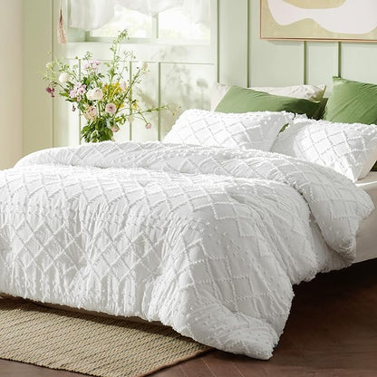 Bedsure Full Size Comforter Set - White Comforter, Boho Tufted Shabby Chic Bedding Comforter Set, 3 Pieces Vintage Farmhouse Bed Set for All Seasons, Fluffy Soft Bedding Set with 2 Pillow Shams