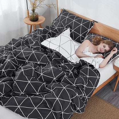 Black & White Comforter Bed in a Bag King for Kids Adults, 3Pcs Reversible Geometric Bedding Set with 2 Pillow Shams for All Seasons (King,104x90inches)