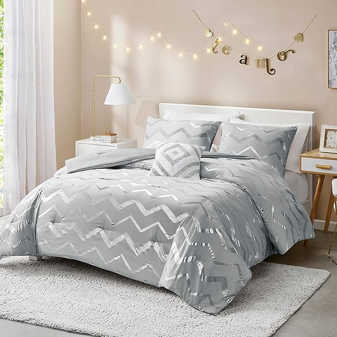 Codi Grey Queen Comforter Set, Silver Print Bedding Sets for Queen Size Bed - 4 Piece includes 1 Queen/Full Comforter with 1 Decorative Pillow and 2 Pillow Cases - All Season Warm