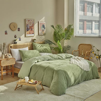Wellboo Sage Green Velvet Comforter Sets Queen Light Green Fluffy Bedding Solid Color Flannel Quilt Women Men Grass Green Comforters Micromink Sherpa Fuzzy Warm Bed Girls Boys Dorm Plush Bedding Soft
