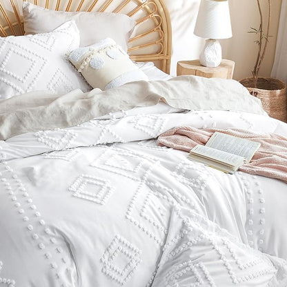 Bedsure Boho Comforter Set King - White Tufted Bedding Comforter Set, 3 Pieces Farmhouse Shabby Chic Embroidery Bedding Set, Soft Geometric Pattern Comforter for All Seasons