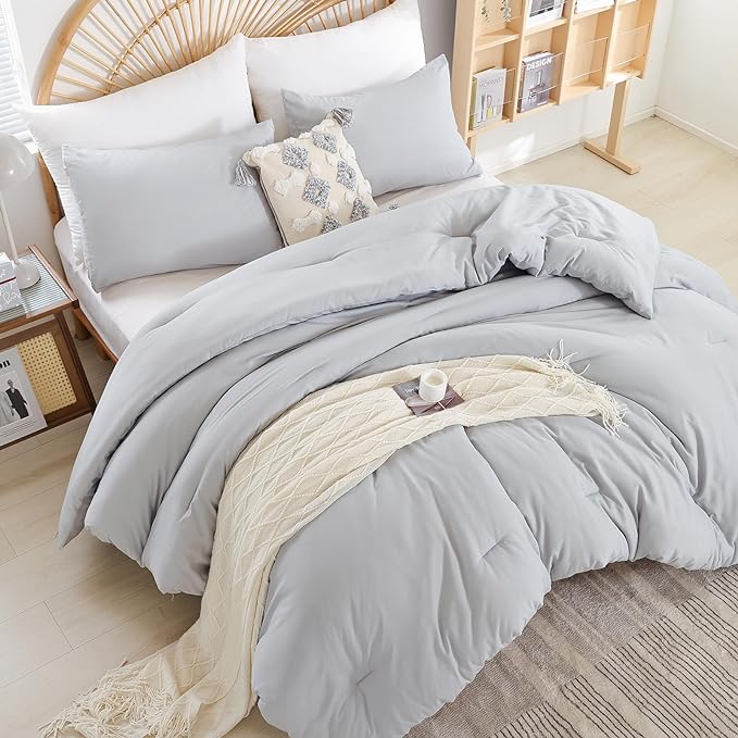 Grey Comforter Queen Size 3PCS Light Grey Comforter with 2 Pillowcases - Ligtweight Soft Solid All Season Queen Comforter Bed Set - Boho Aesthetic Bedding Set for Men and Women