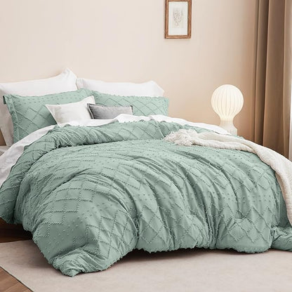 Bedsure California King Comforter Set - Sage Green Comforter, Boho Tufted Shabby Chic Bedding Comforter Set, 3 Pieces Farmhouse Bed Set for All Seasons, Fluffy Soft Bedding Set with 2 Pillow Shams