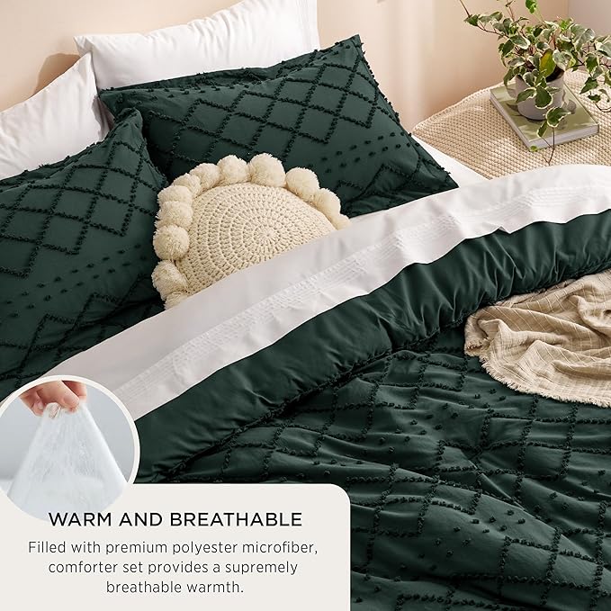 Bedsure California King Comforter Set - Forest Green Comforter, Boho Tufted Shabby Chic Bedding Comforter Set, 3 Pieces Farmhouse Bed Set for All Seasons, Fluffy Bedding Set with 2 Pillow Shams