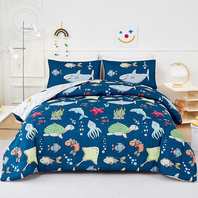 WINLIFE Shark Twin Comforter Set for Boys Blue Ocean Theme Printed Bedding Set, Super Soft and Easy Wash Reversible Kids Bed Set 1 Comforter 2 Pillowcases (3-Pieces, Twin)