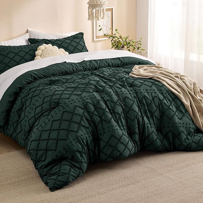 Bedsure California King Comforter Set - Forest Green Comforter, Boho Tufted Shabby Chic Bedding Comforter Set, 3 Pieces Farmhouse Bed Set for All Seasons, Fluffy Bedding Set with 2 Pillow Shams
