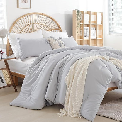 Grey Comforter Queen Size 3PCS Light Grey Comforter with 2 Pillowcases - Ligtweight Soft Solid All Season Queen Comforter Bed Set - Boho Aesthetic Bedding Set for Men and Women