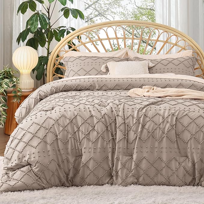Bedsure Full Size Comforter Set - Taupe Comforter, Boho Tufted Shabby Chic Bedding Comforter Set, 3 Pieces Vintage Farmhouse Bed Set for All Seasons, Fluffy Soft Bedding Set with 2 Pillow Shams
