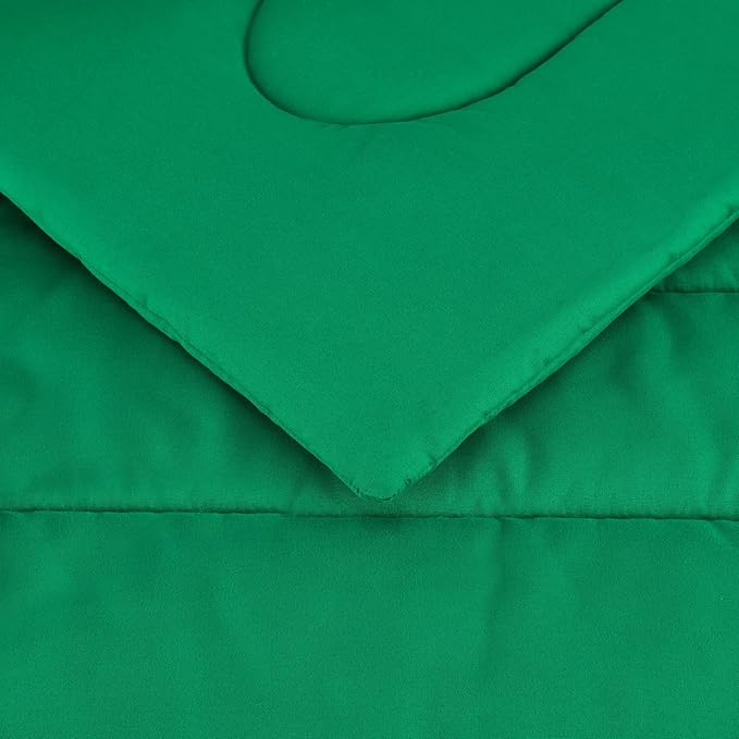 Amazon Basics 7 Piece Microfiber Kid's Bed-in-a-Bag Bedding Set, Full/Queen, Green, Solid