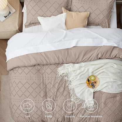 Bedsure Full Size Comforter Set - Taupe Comforter, Boho Tufted Shabby Chic Bedding Comforter Set, 3 Pieces Vintage Farmhouse Bed Set for All Seasons, Fluffy Soft Bedding Set with 2 Pillow Shams